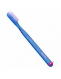 Periuta de dinti manuala, gum, classic 305, 3-row, curatarea placii bacteriene, hard, culoare albastra
