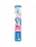 Periuta de Dinti Clasica, Oral-B, Gum Care Ultrathin, cu Peri Foarte Moi, Extra-Soft, Culoare Verde